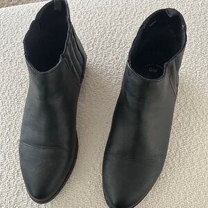 GAP Sleek Black Ankle Boots